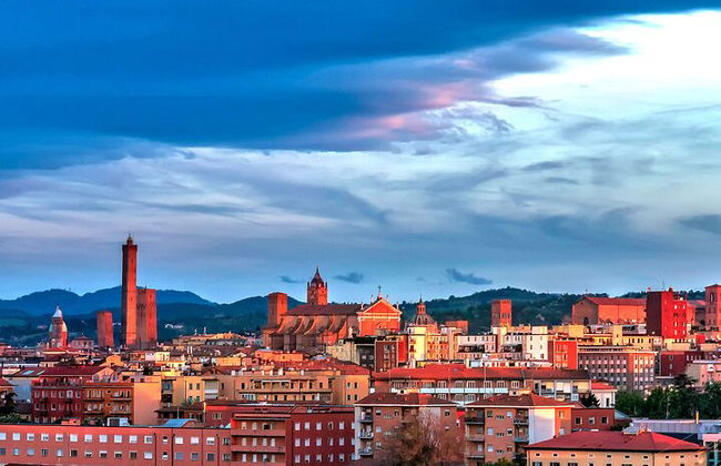 Transfert privé de l'aéroport de Bologne à la ville de Bologne - Photo 1