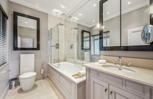 Knightsbridge Flat 3 Bed - Photo 8