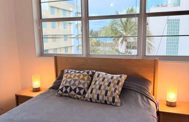 The Collins - Beachfront Bliss & Art Deco Ocean View - Foto 6