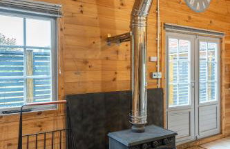 Walliswood Lodge - Wood Burner, Air Con & Wi-fi, Rural Retreat - Foto 53