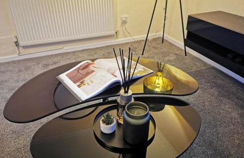 House - Sleeps up to 10 & Free Parking - Foto 28