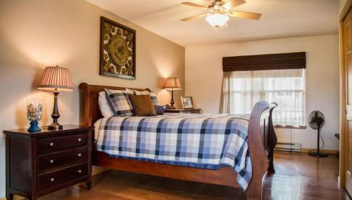 Twin Owls Lodge, Great for families Master bedroom, Loft, full kitchen, Dogs OK - Foto 4