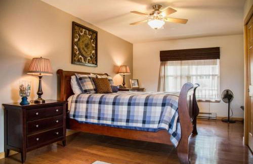 Twin Owls Lodge, Great for families Master bedroom, Loft, full kitchen, Dogs OK - Foto 4