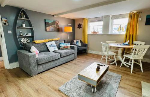 Swordfish Cottage **Next to the Harbour** - Photo 1