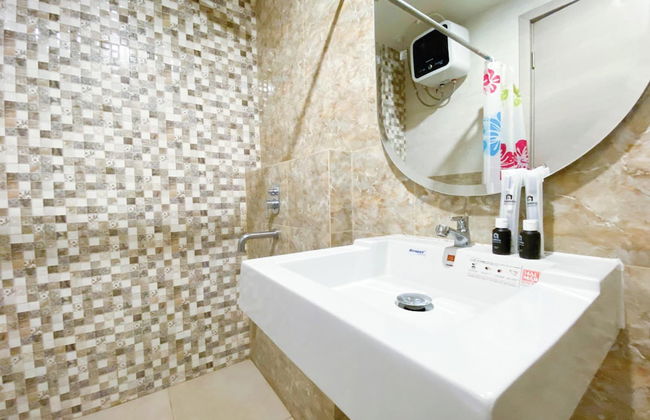 Best Choice And Modern Studio At Apartment Mataram City - Photo 11