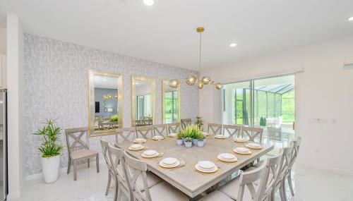 Near Disney - 12BR Home - Private Pool and Hot Tub - Foto 5