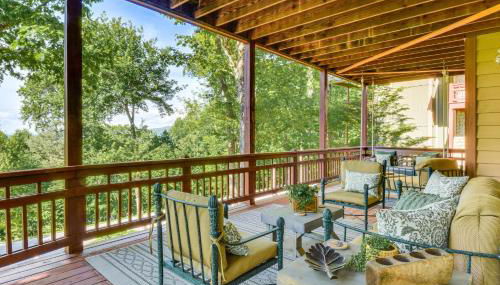 Mountain Time Cashiers Condo with Deck and Views! - Foto 1