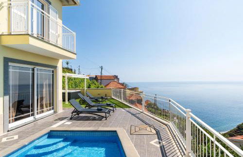 Casa Agrela by Rent2U, Lda Swimming Pool & Jacuzzi - Photo 1