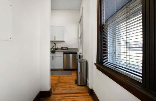 Victorian Cozy Retreat Steps to Cleveland Clinic - Foto 8