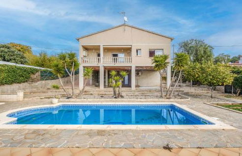 Cozy Home In Calafell With Wifi - Photo 1