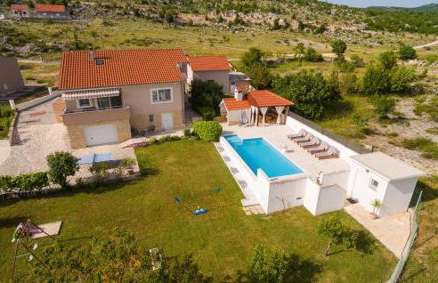 Three-Bedroom Holiday Home In Brstanovo - Foto 2