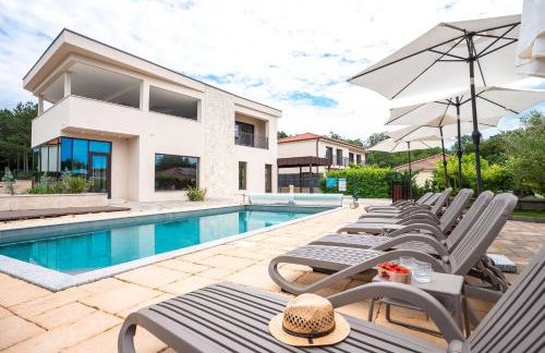 VSG Resort - 200m from Beach, Pool, Sauna & Jacuzzi - Foto 1