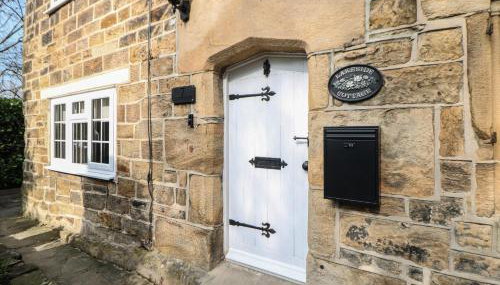 Lake Side Cottage - Photo 2