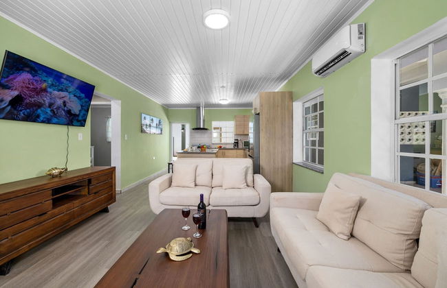 Renovated 4br2ba w Private Pool in Prime Location - Foto 4