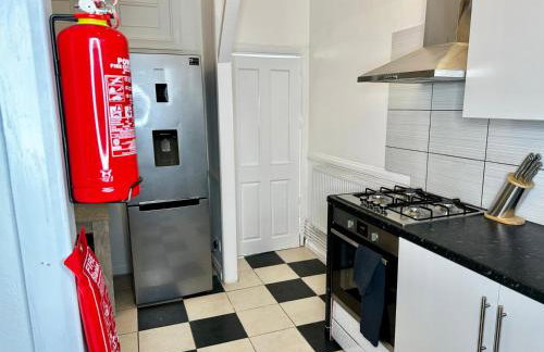 Serviced 4 bed 2 bath Manor Park House - Foto 27