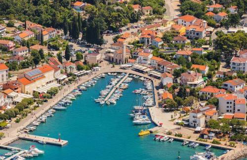 Romantic villa with pool, surrounded by nature - ID 2507 - by TRAVELER tourist agency Krk - Foto 13