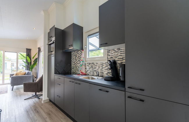 Holiday Home in Molenschot Near Nature Reserves - Foto 9