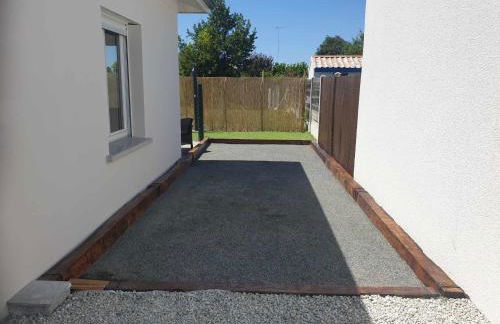 Beau logement avec terrasse, jacuzzi et terrain de pétanque privatif à 5 minutes de la plage - Foto 7