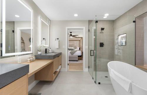 Modern Escape with Pool Ping Pong & Putting Green - Foto 24