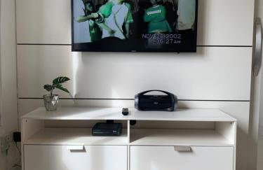 1103- Apartamento Encantador, amplo e decorado, mobiliario moderno, cozinha completa com utensílios , Excelente vista da cidade e localização privelegiada no bairro Bigorrilho - Photo 8