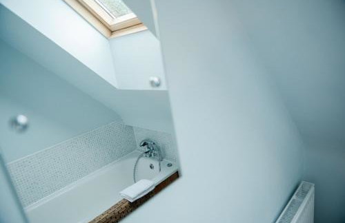 Hazel House - Cosy 2 bedroom house with parking near to Oxford - Foto 56