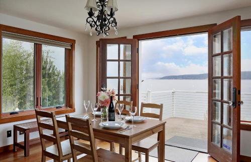 WhidbeyBeachHouse, an Oceanfront Getaway on a Private Beach - Foto 15