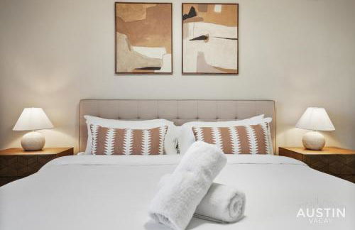 Enjoy Poolside TVs and Private Cabanas off N Lamar - Photo 12