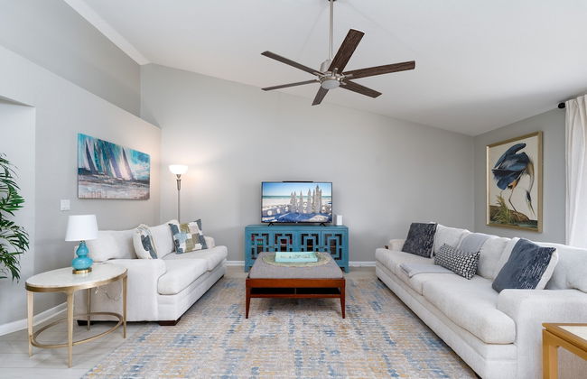 Beautiful Private Pool Home In-between Fort Myers Beach And Sanibel Island 3 Bedroom Home by RedAwning - Foto 1