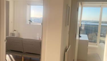 2BR 2BA Top Floor Penthouse Apartment in RG2 - Ideal for Business Travellers & Contractors, Free Parking & Sleeps Up To 6 - Foto 2