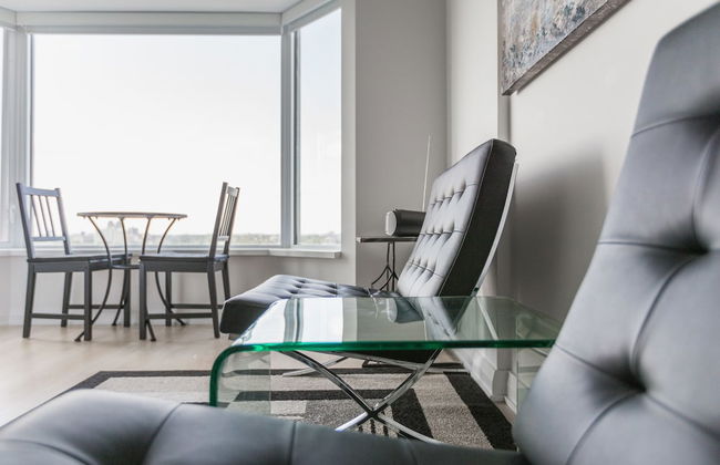 QuickStay - Chic in Yorkville (Yonge & Bloor) - Photo 18