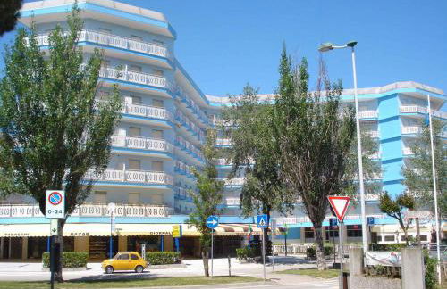 Apartments Porto Santa Margherita 24688 - Foto 1