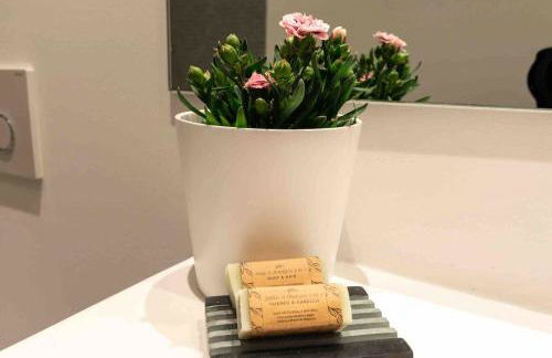 Idyllic 6 bed villa stunning sea view salt pool - Foto 43