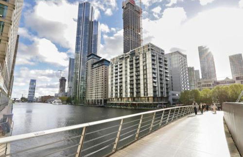 Stylish 2-Bed Canary Wharf Flat DLR 3 Mins Dock Views - Foto 12