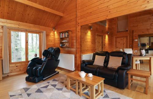 Woodpeckers - Photo 11