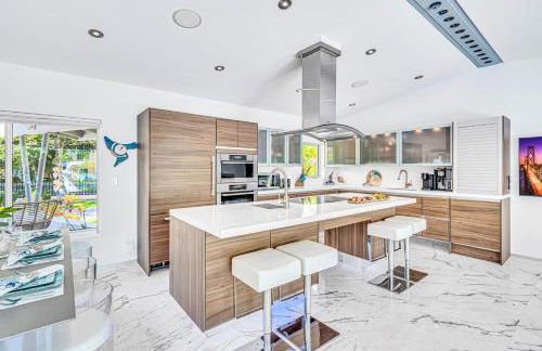 Waterfront Oasis Cascading Pool Views Centrally located Heated Pool Cascade KeyResidences - Foto 15