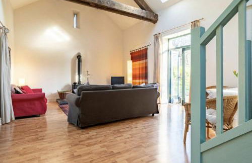 Pretty barn conversion in seaside village - Photo 10