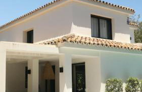 Marbella Bliss - Serenity 4-Bedroom VILLA with Exclisive HEATED Private POOL & Jacuzzi, Tropical Garden, Marbesa - Steps from the Cabopino Beach - Photo 30