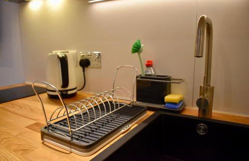 Stylish centrally-located studio with parking - Foto 17