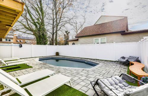 Walk to Keansburg Beach! Family Home with Pool - Foto 1