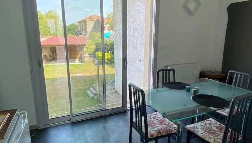 Grand T2 indépendant centre ville 1er étage - Foto 5, Garden view