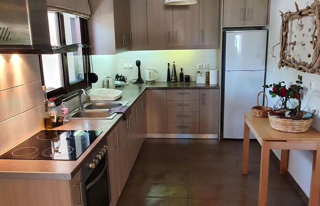 Apartment in Loutra Elenis With Garden - Foto 12