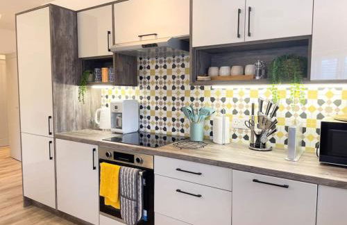 Exclusive 1 and 2 Bedroom Flats only 0,5 miles aw - Foto 10