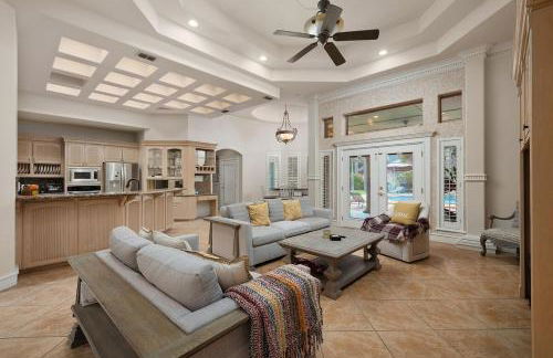 Valley Getaway! Pool House - Photo 16