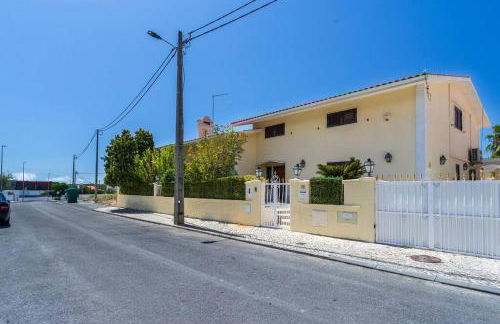 Aroeira Sunny Villa - Heated Pool extra cost - Foto 37