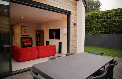 The Bowie is a David Bowie themed Smart House - Foto 13