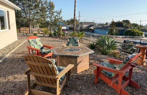 Seaside Garden Escape, A Stroll to the Beach! - Foto 9