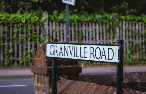 Clarence Suites - Photo 1