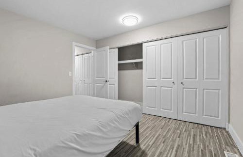 The Ultimate Rochester Getaway Cozy & Inviting - Foto 21