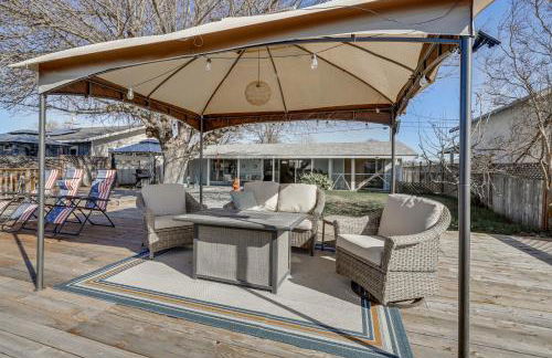 Clear Lake Gem on Canal with Dock Dogs Welcome! - Foto 30