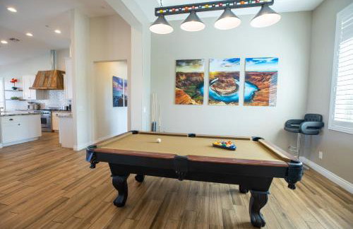 3400 SqFt House W/40Ft Heated Pool/Spa- Strip View - Photo 14